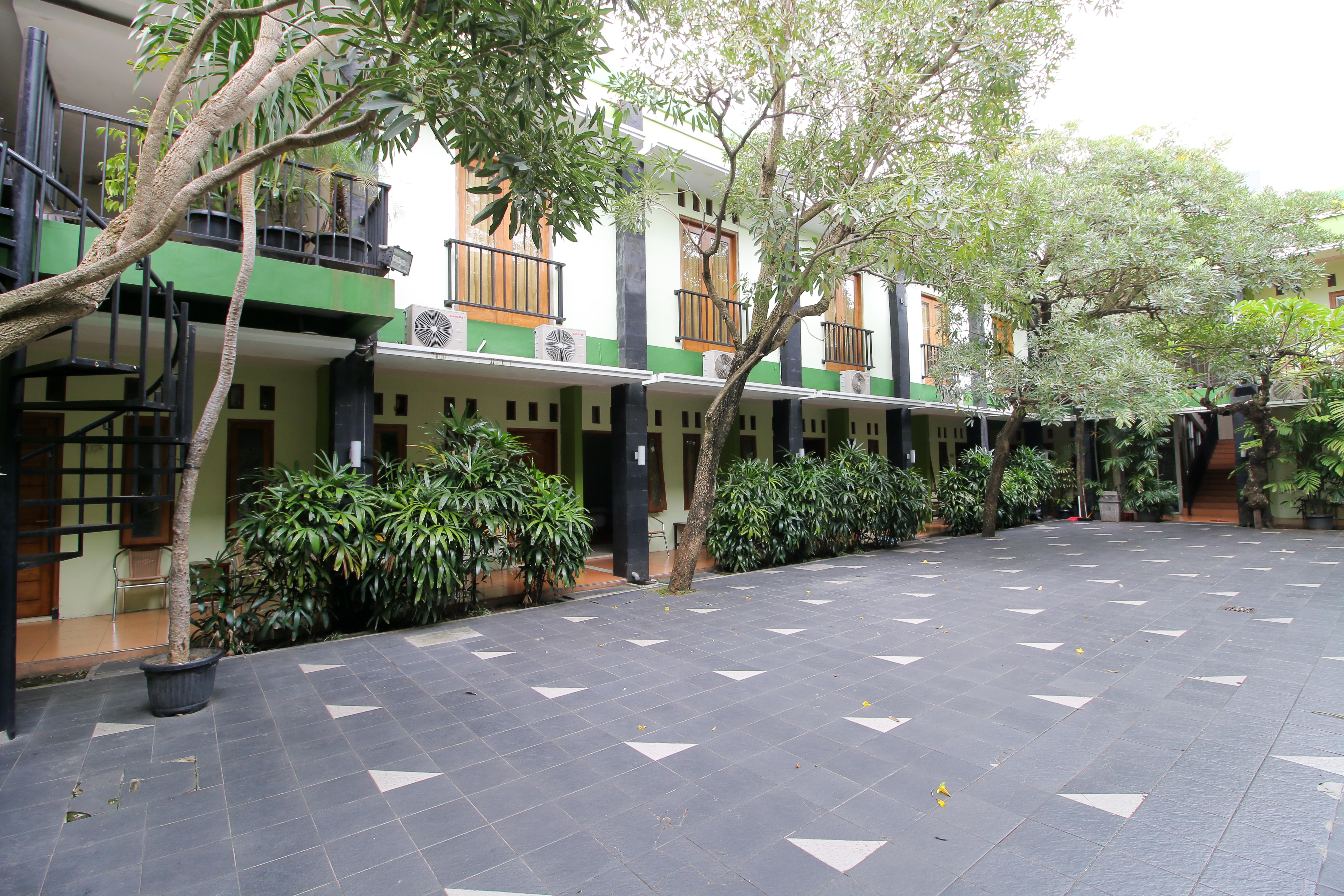 Reddoorz Plus @ Taman Siswa 2 Yogyakarta Esterno foto