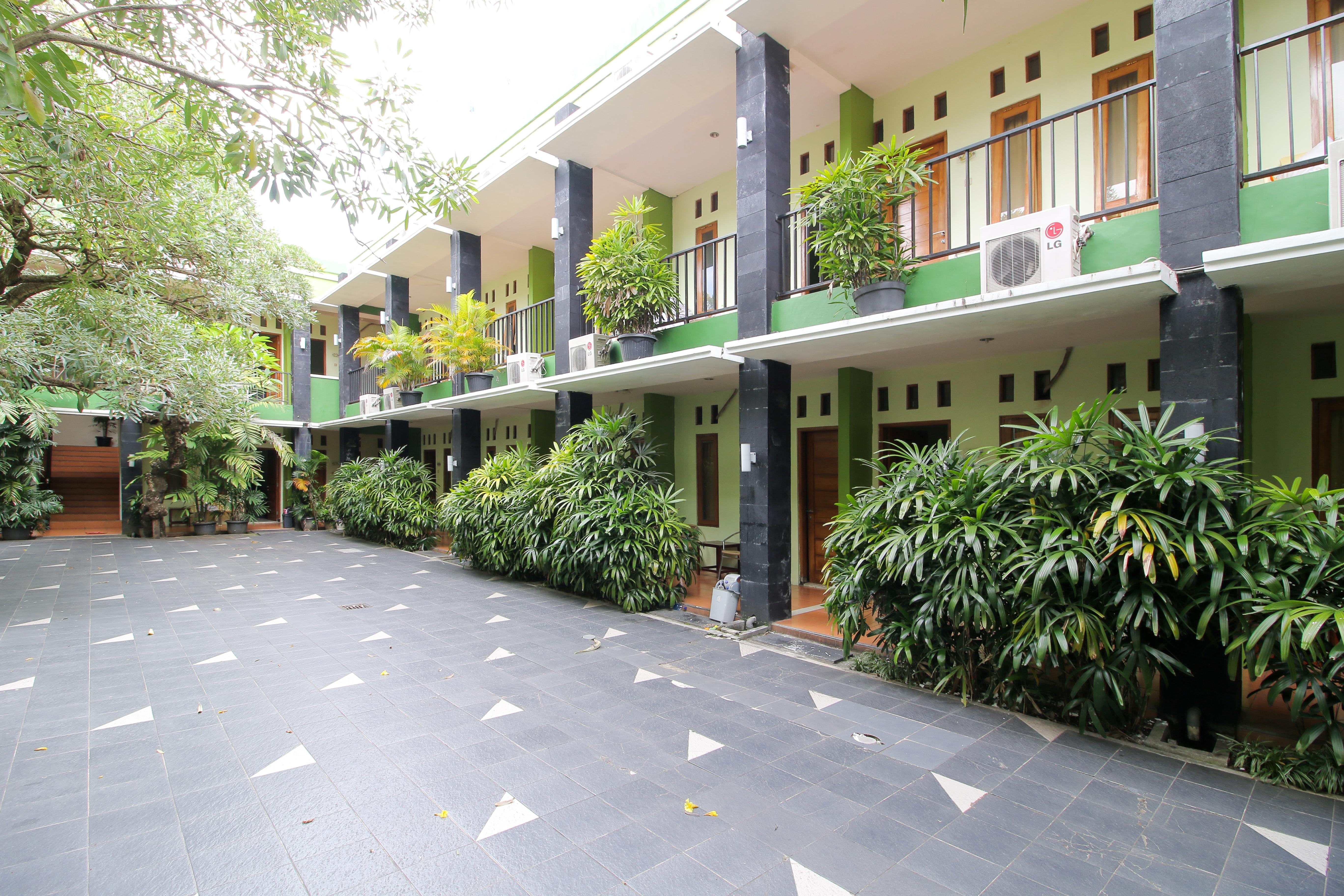Reddoorz Plus @ Taman Siswa 2 Yogyakarta Esterno foto
